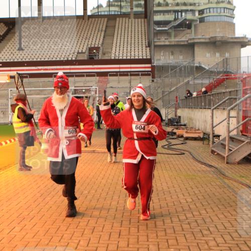 08.12.2024 - St. Pauli X-Mass-Run No. 14 Kathrin Stürmer Photography http://msf.ph/oto/7524632 08.12.2024 10:02:19 Ziel 187, 479, 588, 604, 609, 1275, 2211, 2334, 2371, 2898 meine-sportfotos.de
