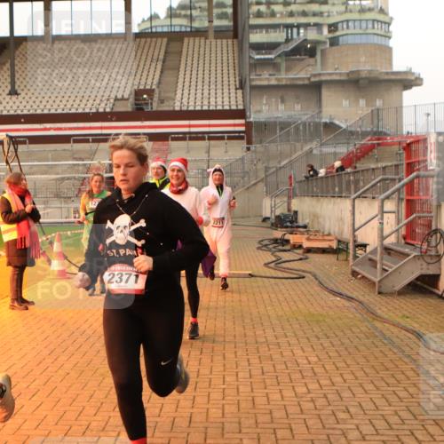 08.12.2024 - St. Pauli X-Mass-Run No. 14 Kathrin Stürmer Photography http://msf.ph/oto/7524642 08.12.2024 10:02:21 Ziel 187, 479, 604, 609, 1275, 2211, 2334, 2371, 2898 meine-sportfotos.de