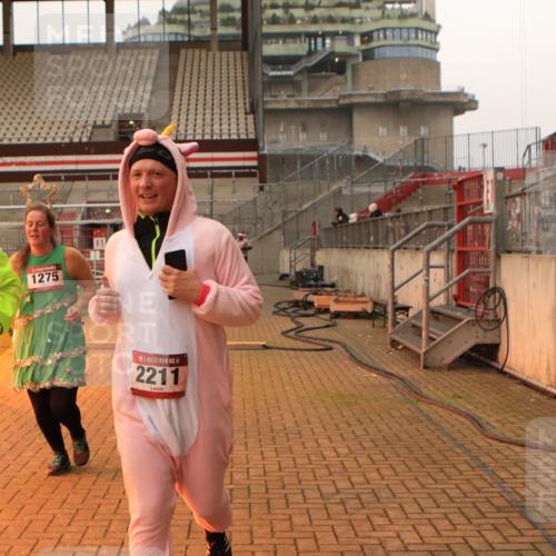 08.12.2024 - St. Pauli X-Mass-Run No. 14 Kathrin Stürmer Photography http://msf.ph/oto/7524655 08.12.2024 10:02:24 Ziel 187, 479, 604, 609, 1275, 2211, 2334, 2371, 2898, 3104, 3105 meine-sportfotos.de