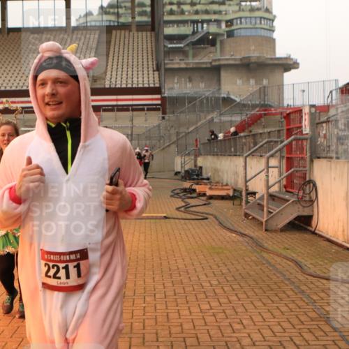 08.12.2024 - St. Pauli X-Mass-Run No. 14 Kathrin Stürmer Photography http://msf.ph/oto/7524657 08.12.2024 10:02:24 Ziel 187, 479, 604, 609, 1275, 2211, 2334, 2371, 2898, 3104, 3105 meine-sportfotos.de