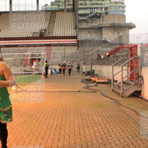 08.12.2024 - St. Pauli X-Mass-Run No. 14 Kathrin Stürmer Photography http://msf.ph/oto/7524661 08.12.2024 10:02:25 Ziel 187, 479, 604, 609, 1275, 2211, 2334, 2371, 2898, 3104, 3105 meine-sportfotos.de