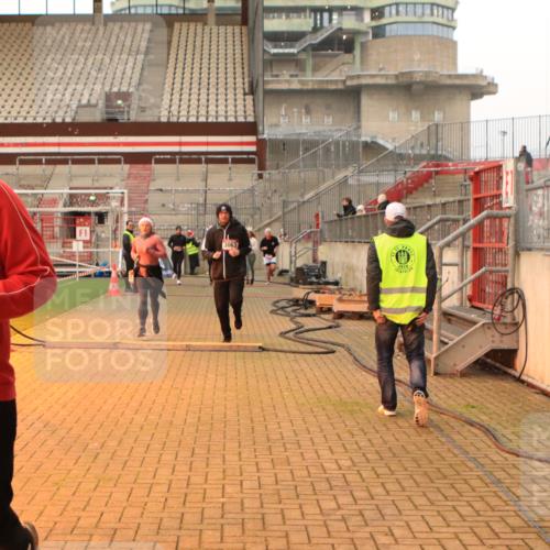 08.12.2024 - St. Pauli X-Mass-Run No. 14 Kathrin Stürmer Photography http://msf.ph/oto/7524688 08.12.2024 10:03:26 Ziel 330, 624, 1678, 1788, 1912, 1949, 2663, 2848, 2955, 3062, 3063, 3070, 3072, 3260 meine-sportfotos.de