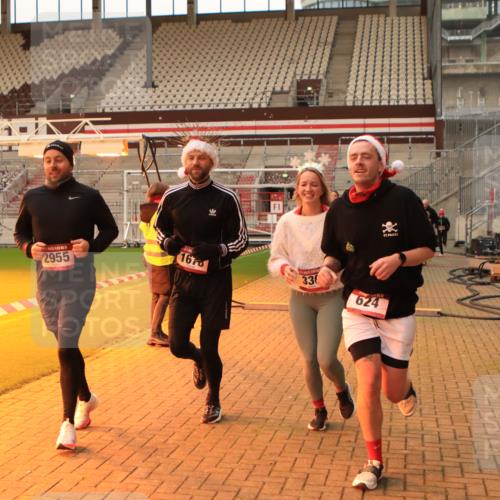 08.12.2024 - St. Pauli X-Mass-Run No. 14 Kathrin Stürmer Photography http://msf.ph/oto/7524695 08.12.2024 10:03:34 Ziel 330, 624, 1678, 1870, 2219, 2663, 2759, 2819, 2848, 2948, 2955, 3062, 3063, 3071, 3082, 3169, 3179, 3180 meine-sportfotos.de