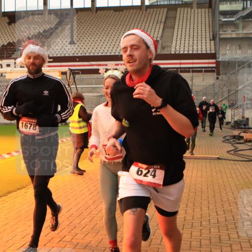08.12.2024 - St. Pauli X-Mass-Run No. 14 Kathrin Stürmer Photography http://msf.ph/oto/7524698 08.12.2024 10:03:35 Ziel 330, 624, 1678, 1870, 2219, 2663, 2759, 2819, 2848, 2948, 2955, 3062, 3063, 3071, 3082, 3169, 3179, 3180 meine-sportfotos.de