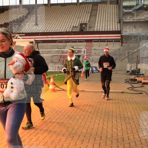 08.12.2024 - St. Pauli X-Mass-Run No. 14 Kathrin Stürmer Photography http://msf.ph/oto/7524706 08.12.2024 10:03:41 Ziel 330, 624, 815, 1565, 1678, 1870, 2219, 2759, 2819, 2933, 2948, 2955, 3071, 3082, 3169, 3179, 3180 meine-sportfotos.de
