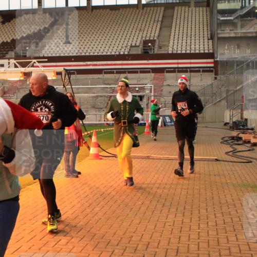 08.12.2024 - St. Pauli X-Mass-Run No. 14 Kathrin Stürmer Photography http://msf.ph/oto/7524707 08.12.2024 10:03:41 Ziel 330, 624, 815, 1565, 1678, 1870, 2219, 2759, 2819, 2933, 2948, 2955, 3071, 3082, 3169, 3179, 3180 meine-sportfotos.de