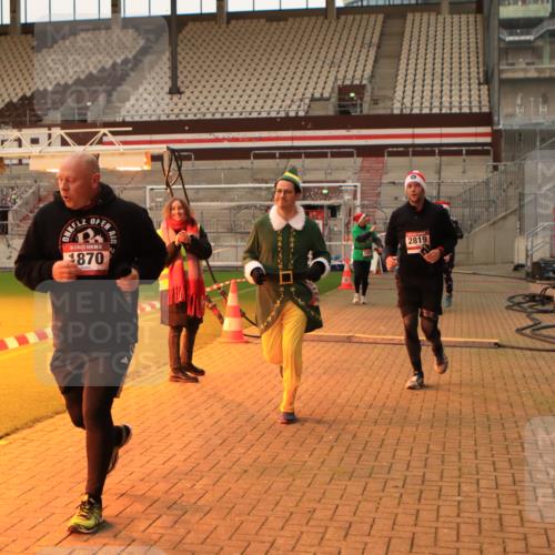 08.12.2024 - St. Pauli X-Mass-Run No. 14 Kathrin Stürmer Photography http://msf.ph/oto/7524708 08.12.2024 10:03:42 Ziel 330, 624, 815, 1565, 1678, 1870, 2219, 2759, 2819, 2933, 2948, 2955, 3071, 3082, 3169, 3179, 3180 meine-sportfotos.de