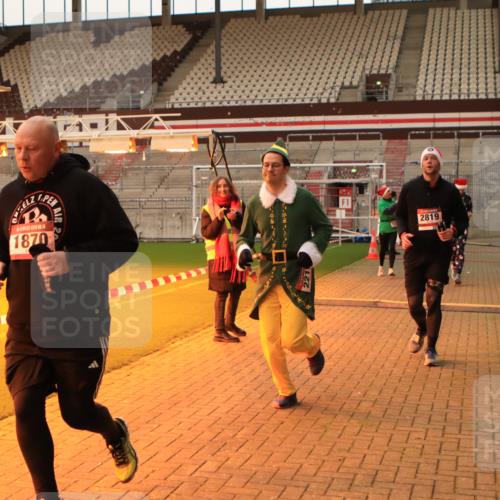 08.12.2024 - St. Pauli X-Mass-Run No. 14 Kathrin Stürmer Photography http://msf.ph/oto/7524710 08.12.2024 10:03:42 Ziel 330, 624, 815, 1565, 1678, 1870, 2219, 2759, 2819, 2933, 2948, 2955, 3071, 3082, 3169, 3179, 3180 meine-sportfotos.de