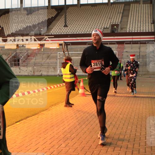 08.12.2024 - St. Pauli X-Mass-Run No. 14 Kathrin Stürmer Photography http://msf.ph/oto/7524717 08.12.2024 10:03:43 Ziel 330, 624, 815, 1565, 1678, 1870, 2219, 2759, 2819, 2933, 2948, 2955, 3071, 3082, 3169, 3179, 3180 meine-sportfotos.de