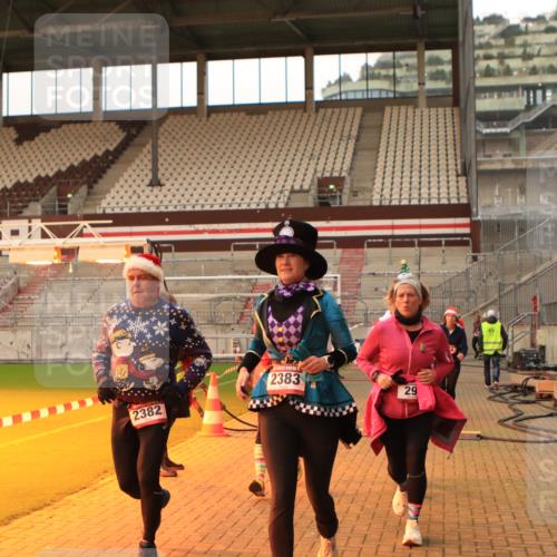 08.12.2024 - St. Pauli X-Mass-Run No. 14 Kathrin Stürmer Photography http://msf.ph/oto/7524738 08.12.2024 10:04:09 Ziel 31, 89, 299, 627, 634, 791, 1421, 2380, 2382, 2383, 2604, 3008 meine-sportfotos.de