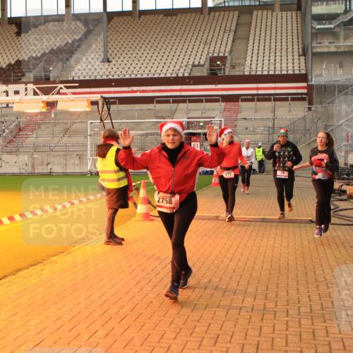 08.12.2024 - St. Pauli X-Mass-Run No. 14 Kathrin Stürmer Photography http://msf.ph/oto/7524761 08.12.2024 10:04:22 Ziel 76, 172, 595, 627, 634, 748, 2485, 2758, 2937, 3007, 3008 meine-sportfotos.de