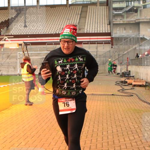 08.12.2024 - St. Pauli X-Mass-Run No. 14 Kathrin Stürmer Photography http://msf.ph/oto/7524769 08.12.2024 10:04:25 Ziel 76, 172, 595, 748, 2485, 2758, 2937, 3007, 3008 meine-sportfotos.de