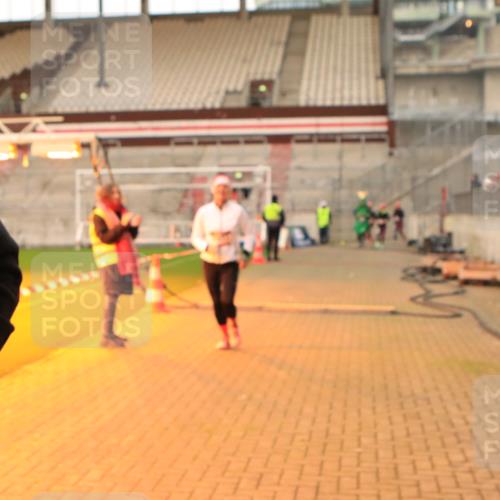 08.12.2024 - St. Pauli X-Mass-Run No. 14 Kathrin Stürmer Photography http://msf.ph/oto/7524773 08.12.2024 10:04:26 Ziel 76, 172, 595, 748, 2485, 2758, 2937, 3007, 3008 meine-sportfotos.de