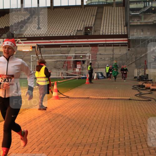 08.12.2024 - St. Pauli X-Mass-Run No. 14 Kathrin Stürmer Photography http://msf.ph/oto/7524778 08.12.2024 10:04:27 Ziel 76, 172, 595, 748, 1189, 2042, 2043, 2485, 2758, 2937, 3007, 3008 meine-sportfotos.de