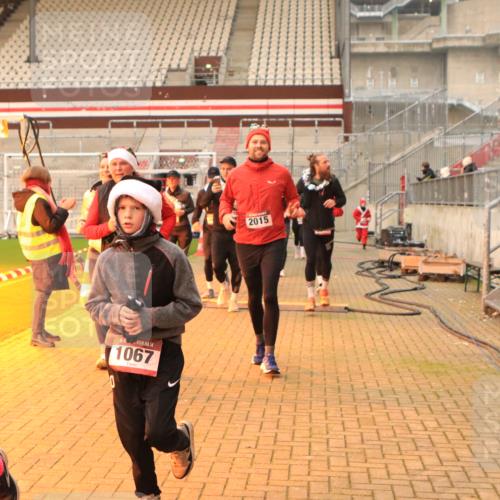 08.12.2024 - St. Pauli X-Mass-Run No. 14 Kathrin Stürmer Photography http://msf.ph/oto/7524788 08.12.2024 10:04:47 Ziel 24, 312, 1021, 1067, 1189, 1355, 1959, 2013, 2015, 2031, 2042, 2043, 2165, 2836, 3077, 3310, 3311, 3312, 3313, 3314, 3315, 3316, 3317, 3318 meine-sportfotos.de