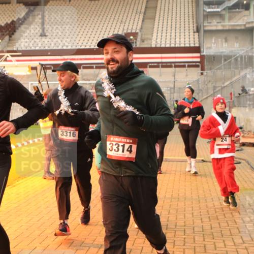 08.12.2024 - St. Pauli X-Mass-Run No. 14 Kathrin Stürmer Photography http://msf.ph/oto/7524811 08.12.2024 10:04:54 Ziel 24, 312, 620, 1067, 1959, 2013, 2015, 2031, 2165, 2836, 3077, 3310, 3311, 3312, 3313, 3314, 3315, 3316, 3317, 3318 meine-sportfotos.de