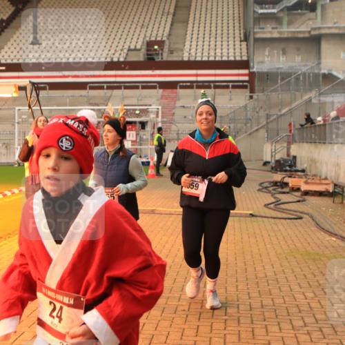08.12.2024 - St. Pauli X-Mass-Run No. 14 Kathrin Stürmer Photography http://msf.ph/oto/7524820 08.12.2024 10:04:56 Ziel 24, 273, 312, 620, 1067, 1959, 2013, 2015, 2031, 2165, 2836, 3077, 3310, 3311, 3312, 3313, 3314, 3315, 3316, 3317, 3318 meine-sportfotos.de