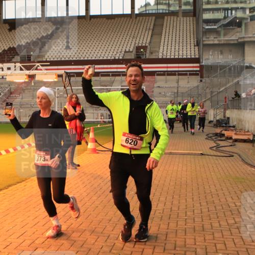 08.12.2024 - St. Pauli X-Mass-Run No. 14 Kathrin Stürmer Photography http://msf.ph/oto/7524835 08.12.2024 10:05:04 Ziel 24, 273, 312, 620, 1959, 2165, 2889, 2890, 2903, 2904, 3310, 3312, 3316 meine-sportfotos.de