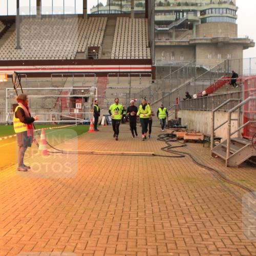 08.12.2024 - St. Pauli X-Mass-Run No. 14 Kathrin Stürmer Photography http://msf.ph/oto/7524842 08.12.2024 10:05:06 Ziel 24, 273, 312, 620, 949, 1959, 2165, 2889, 2890, 2903, 2904, 3339 meine-sportfotos.de