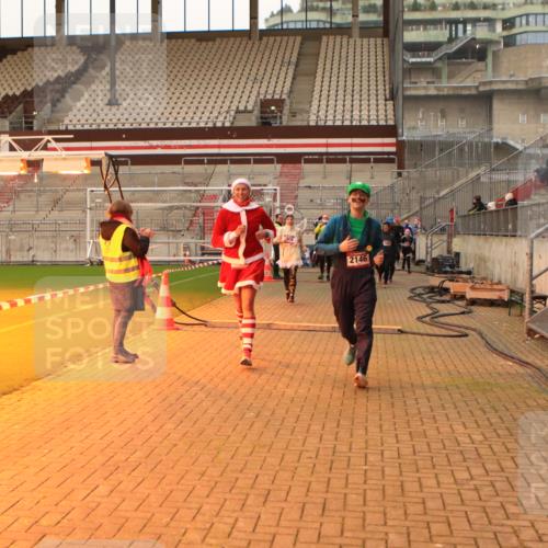 08.12.2024 - St. Pauli X-Mass-Run No. 14 Kathrin Stürmer Photography http://msf.ph/oto/7524859 08.12.2024 10:05:17 Ziel 126, 932, 949, 1178, 1650, 1957, 2056, 2077, 2080, 2146, 2864, 2866, 2889, 2890, 2903, 2904, 3114, 3184, 3302, 3339 meine-sportfotos.de
