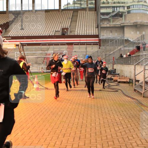 08.12.2024 - St. Pauli X-Mass-Run No. 14 Kathrin Stürmer Photography http://msf.ph/oto/7524875 08.12.2024 10:05:22 Ziel 126, 751, 932, 949, 1178, 1605, 1643, 1650, 1957, 2056, 2077, 2080, 2146, 2306, 2308, 2344, 2435, 2603, 2864, 2866, 2889, 2890, 2908, 3114, 3115, 3118, 3184, 3302, 3339 meine-sportfotos.de