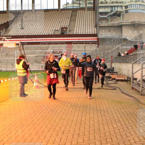 08.12.2024 - St. Pauli X-Mass-Run No. 14 Kathrin Stürmer Photography http://msf.ph/oto/7524876 08.12.2024 10:05:22 Ziel 126, 751, 932, 949, 1178, 1605, 1643, 1650, 1957, 2056, 2077, 2080, 2146, 2306, 2308, 2344, 2435, 2603, 2864, 2866, 2889, 2890, 2908, 3114, 3115, 3118, 3184, 3302, 3339 meine-sportfotos.de