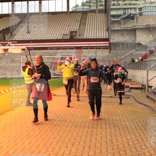 08.12.2024 - St. Pauli X-Mass-Run No. 14 Kathrin Stürmer Photography http://msf.ph/oto/7524877 08.12.2024 10:05:23 Ziel 126, 751, 932, 949, 1178, 1605, 1643, 1650, 1957, 2056, 2077, 2080, 2146, 2306, 2308, 2344, 2435, 2474, 2603, 2864, 2866, 2908, 3114, 3115, 3118, 3184, 3302, 3339 meine-sportfotos.de