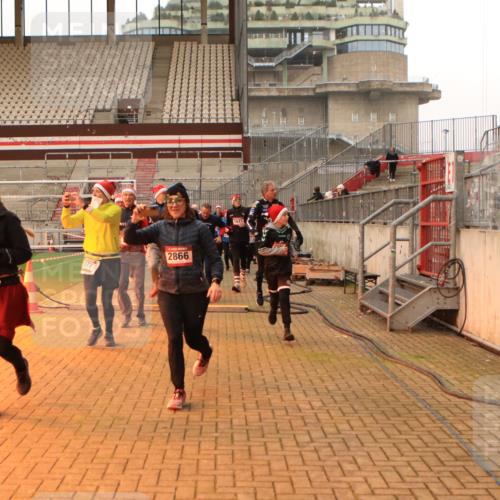 08.12.2024 - St. Pauli X-Mass-Run No. 14 Kathrin Stürmer Photography http://msf.ph/oto/7524878 08.12.2024 10:05:23 Ziel 126, 751, 932, 949, 1178, 1605, 1643, 1650, 1957, 2056, 2077, 2080, 2146, 2306, 2308, 2344, 2435, 2474, 2603, 2864, 2866, 2908, 3114, 3115, 3118, 3184, 3302, 3339 meine-sportfotos.de