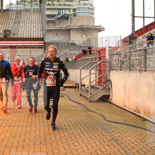 08.12.2024 - St. Pauli X-Mass-Run No. 14 Kathrin Stürmer Photography http://msf.ph/oto/7524890 08.12.2024 10:05:25 Ziel 126, 751, 932, 949, 1178, 1232, 1605, 1643, 1650, 1957, 2056, 2077, 2080, 2146, 2306, 2308, 2344, 2435, 2474, 2603, 2864, 2866, 2908, 3114, 3115, 3118, 3184, 3302, 3339 meine-sportfotos.de