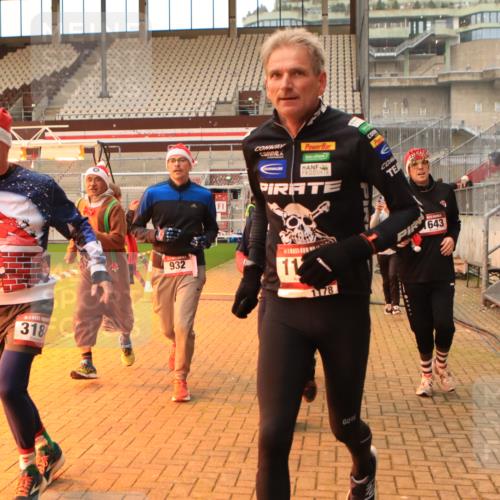 08.12.2024 - St. Pauli X-Mass-Run No. 14 Kathrin Stürmer Photography http://msf.ph/oto/7524895 08.12.2024 10:05:26 Ziel 126, 751, 932, 949, 1178, 1232, 1243, 1605, 1643, 1650, 1957, 2056, 2077, 2080, 2146, 2306, 2308, 2344, 2435, 2474, 2603, 2864, 2866, 2908, 3114, 3115, 3118, 3184, 3302 meine-sportfotos.de