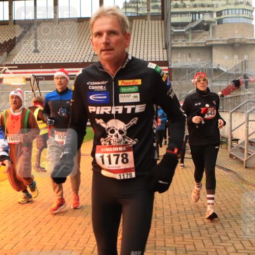 08.12.2024 - St. Pauli X-Mass-Run No. 14 Kathrin Stürmer Photography http://msf.ph/oto/7524896 08.12.2024 10:05:27 Ziel 126, 751, 932, 1068, 1178, 1232, 1243, 1605, 1643, 1650, 1957, 2056, 2077, 2080, 2146, 2306, 2308, 2344, 2435, 2474, 2603, 2864, 2866, 2908, 3114, 3115, 3118, 3184, 3302 meine-sportfotos.de