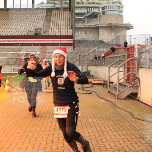 08.12.2024 - St. Pauli X-Mass-Run No. 14 Kathrin Stürmer Photography http://msf.ph/oto/7524927 08.12.2024 10:05:33 Ziel 751, 932, 1068, 1178, 1232, 1243, 1605, 1643, 1650, 1957, 2077, 2306, 2308, 2344, 2435, 2474, 2603, 2864, 2866, 2908, 3114, 3115, 3118, 3184, 3302 meine-sportfotos.de