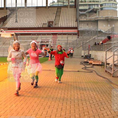 08.12.2024 - St. Pauli X-Mass-Run No. 14 Kathrin Stürmer Photography http://msf.ph/oto/7524941 08.12.2024 10:05:36 Ziel 175, 751, 932, 1068, 1178, 1232, 1243, 1605, 1643, 1650, 1957, 2306, 2308, 2344, 2435, 2474, 2603, 2908, 3006, 3114, 3115, 3118, 3184 meine-sportfotos.de