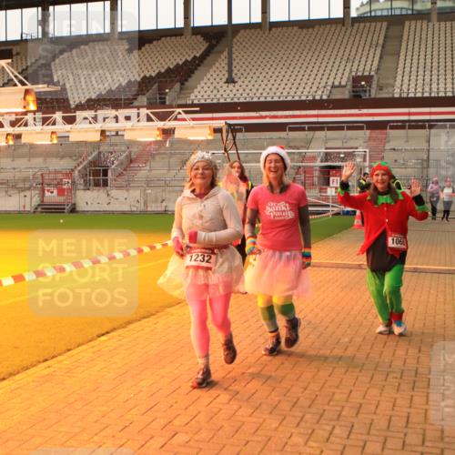 08.12.2024 - St. Pauli X-Mass-Run No. 14 Kathrin Stürmer Photography http://msf.ph/oto/7524943 08.12.2024 10:05:36 Ziel 175, 751, 932, 1068, 1178, 1232, 1243, 1605, 1643, 1650, 1957, 2306, 2308, 2344, 2435, 2474, 2603, 2908, 3006, 3114, 3115, 3118, 3184 meine-sportfotos.de