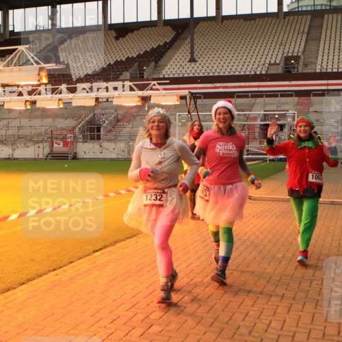 08.12.2024 - St. Pauli X-Mass-Run No. 14 Kathrin Stürmer Photography http://msf.ph/oto/7524944 08.12.2024 10:05:36 Ziel 175, 751, 932, 1068, 1178, 1232, 1243, 1605, 1643, 1650, 1957, 2306, 2308, 2344, 2435, 2474, 2603, 2908, 3006, 3114, 3115, 3118, 3184 meine-sportfotos.de
