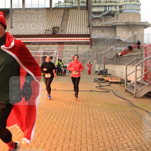 08.12.2024 - St. Pauli X-Mass-Run No. 14 Kathrin Stürmer Photography http://msf.ph/oto/7524966 08.12.2024 10:05:48 Ziel 40, 65, 175, 529, 1563, 2894, 3006 meine-sportfotos.de