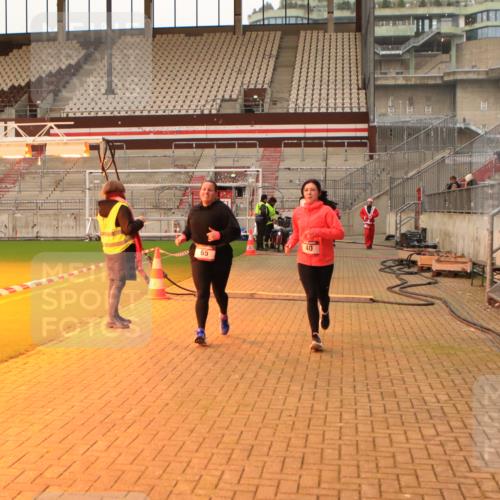 08.12.2024 - St. Pauli X-Mass-Run No. 14 Kathrin Stürmer Photography http://msf.ph/oto/7524968 08.12.2024 10:05:48 Ziel 40, 65, 175, 529, 1563, 2894, 3006 meine-sportfotos.de