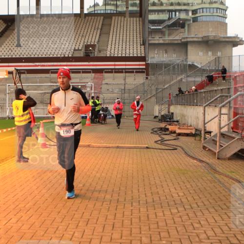 08.12.2024 - St. Pauli X-Mass-Run No. 14 Kathrin Stürmer Photography http://msf.ph/oto/7524980 08.12.2024 10:05:52 Ziel 40, 65, 175, 529, 1563, 2894, 3006 meine-sportfotos.de