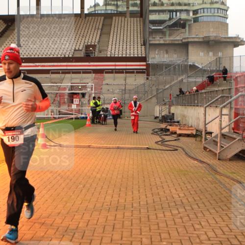 08.12.2024 - St. Pauli X-Mass-Run No. 14 Kathrin Stürmer Photography http://msf.ph/oto/7524983 08.12.2024 10:05:52 Ziel 40, 65, 175, 529, 1563, 2894, 3006 meine-sportfotos.de