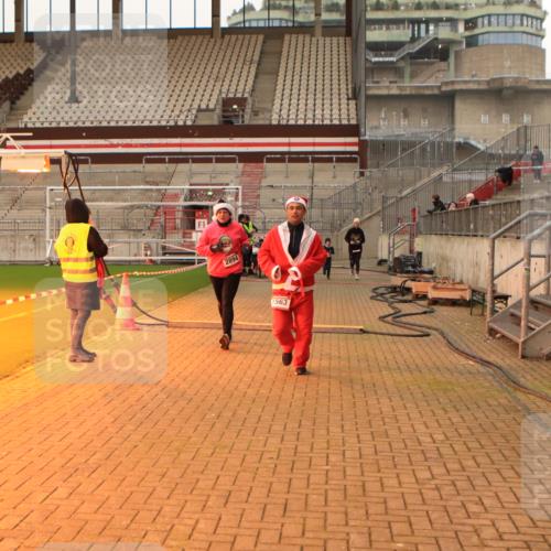 08.12.2024 - St. Pauli X-Mass-Run No. 14 Kathrin Stürmer Photography http://msf.ph/oto/7524993 08.12.2024 10:05:56 Ziel 40, 65, 175, 529, 1013, 1016, 1563, 2894, 3006 meine-sportfotos.de