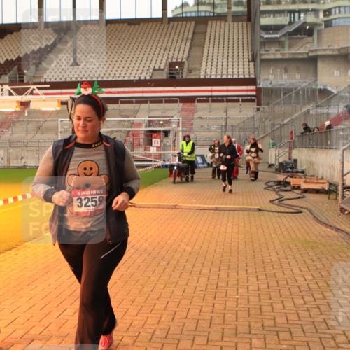 08.12.2024 - St. Pauli X-Mass-Run No. 14 Kathrin Stürmer Photography http://msf.ph/oto/7525017 08.12.2024 10:06:13 Ziel 78, 621, 696, 698, 1013, 1016, 1424, 2003, 3257, 3259 meine-sportfotos.de