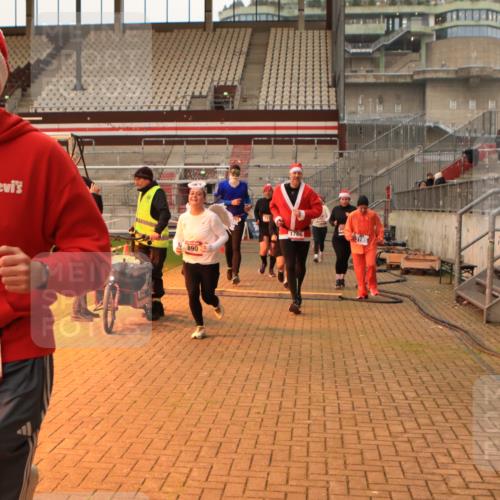 08.12.2024 - St. Pauli X-Mass-Run No. 14 Kathrin Stürmer Photography http://msf.ph/oto/7525043 08.12.2024 10:06:26 Ziel 78, 621, 698, 719, 795, 885, 890, 1424, 1786, 1940, 2003, 2062, 2751, 2755, 3083, 3337, 3343 meine-sportfotos.de