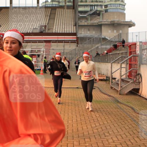08.12.2024 - St. Pauli X-Mass-Run No. 14 Kathrin Stürmer Photography http://msf.ph/oto/7525065 08.12.2024 10:06:31 Ziel 151, 719, 795, 885, 890, 1786, 1940, 2003, 2062, 2346, 2751, 2755, 3083, 3337, 3343 meine-sportfotos.de