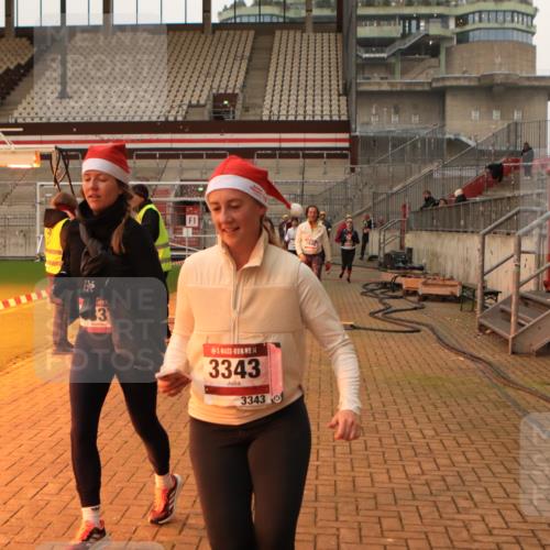 08.12.2024 - St. Pauli X-Mass-Run No. 14 Kathrin Stürmer Photography http://msf.ph/oto/7525071 08.12.2024 10:06:33 Ziel 151, 719, 795, 885, 890, 1786, 1940, 2062, 2346, 2751, 2755, 2843, 2861, 3083, 3337, 3343 meine-sportfotos.de