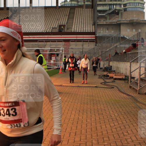 08.12.2024 - St. Pauli X-Mass-Run No. 14 Kathrin Stürmer Photography http://msf.ph/oto/7525073 08.12.2024 10:06:33 Ziel 151, 719, 795, 885, 890, 1786, 1940, 2062, 2346, 2751, 2755, 2843, 2861, 3083, 3337, 3343 meine-sportfotos.de