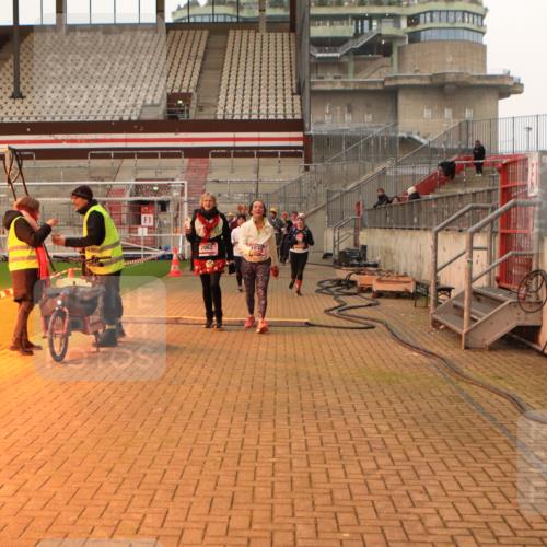 08.12.2024 - St. Pauli X-Mass-Run No. 14 Kathrin Stürmer Photography http://msf.ph/oto/7525076 08.12.2024 10:06:35 Ziel 151, 719, 795, 885, 890, 1786, 1940, 2062, 2208, 2346, 2751, 2755, 2843, 2861, 2888, 3083, 3337, 3343 meine-sportfotos.de