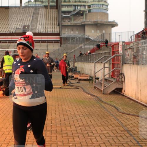 08.12.2024 - St. Pauli X-Mass-Run No. 14 Kathrin Stürmer Photography http://msf.ph/oto/7525085 08.12.2024 10:06:40 Ziel 129, 151, 165, 719, 1720, 1940, 2062, 2208, 2346, 2751, 2755, 2843, 2861, 2888, 3337, 3343 meine-sportfotos.de
