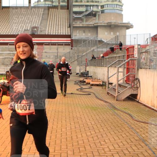 08.12.2024 - St. Pauli X-Mass-Run No. 14 Kathrin Stürmer Photography http://msf.ph/oto/7525125 08.12.2024 10:06:52 Ziel 129, 165, 892, 1007, 1124, 1426, 1720, 2099, 2208, 2212, 2843, 2861, 2888, 3153, 3338, 3342 meine-sportfotos.de