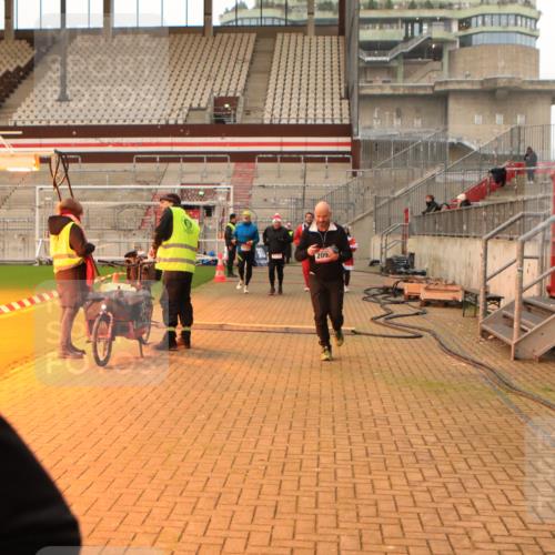08.12.2024 - St. Pauli X-Mass-Run No. 14 Kathrin Stürmer Photography http://msf.ph/oto/7525128 08.12.2024 10:06:53 Ziel 129, 165, 892, 1007, 1124, 1426, 1720, 2099, 2208, 2212, 2843, 2861, 2888, 3153, 3338, 3342 meine-sportfotos.de