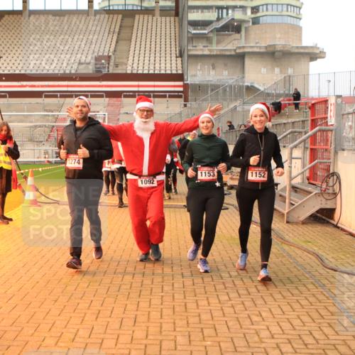 08.12.2024 - St. Pauli X-Mass-Run No. 14 Kathrin Stürmer Photography http://msf.ph/oto/7525160 08.12.2024 10:07:18 Ziel 9, 11, 83, 1092, 1152, 1153, 1274, 1297, 1685, 1867, 2350, 2501, 2504, 2505 meine-sportfotos.de